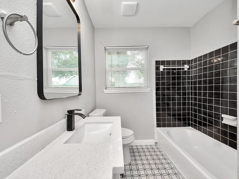 710 Canary Cir — Photo 15