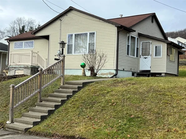 57 Louise St, Johnson City, NY 13790