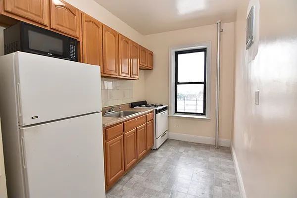 Rented by Bohemia Realty Group | media 9