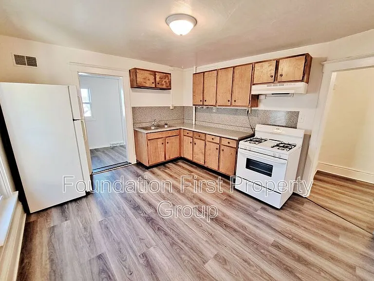 118 S Franklin St #2 — Photo 9