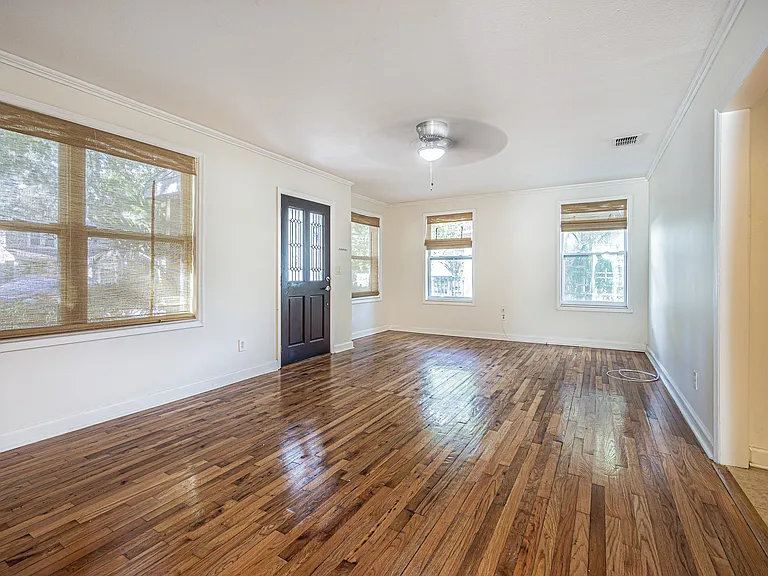 3614 W Sterling Cir — Photo 2