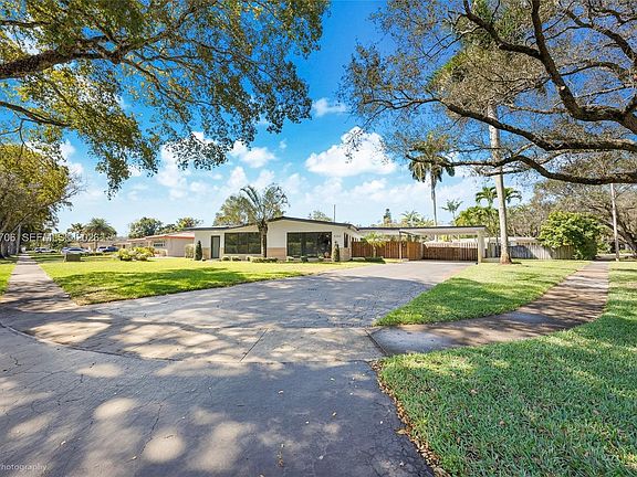 3rd image of 6260 Plantation Rd