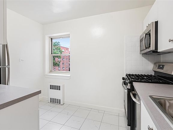 5th image of 13509 83rd Ave APT 3E