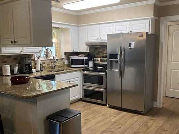 4th image of 14261 Richardson Dr
