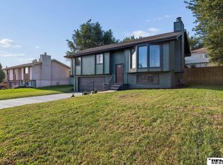 13304 Courtney Dr, Bellevue, NE 68123
