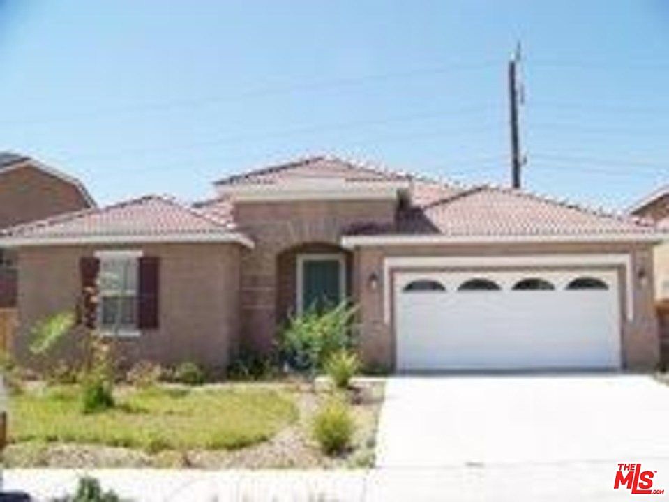 1st image of 14247 Desert Rose St