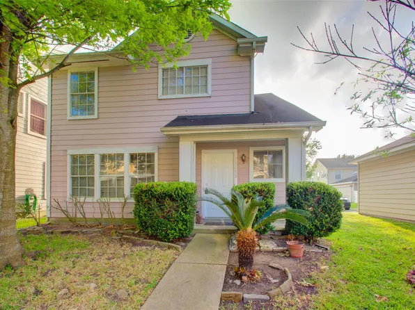 15850 E Park Ct, Houston, TX 77082