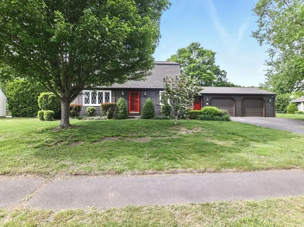 14 Provin Mountain Dr, Feeding Hills, MA 01030