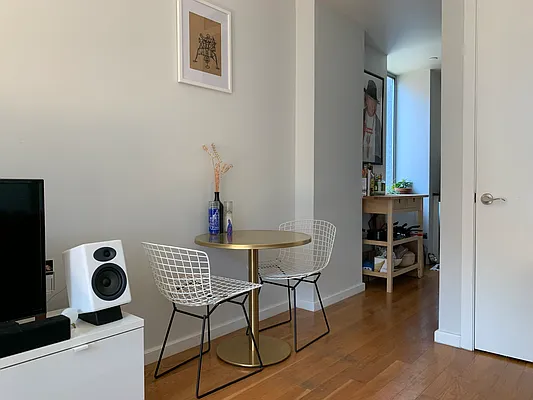 Rented by Douglas Elliman | media 16