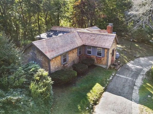 324 Sandwich St, Plymouth, MA 02360