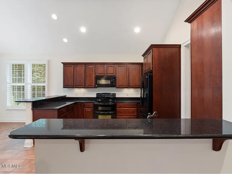 108 Hammerstone Cir — Photo 16