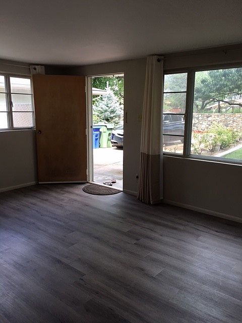 3 bed unit - living room