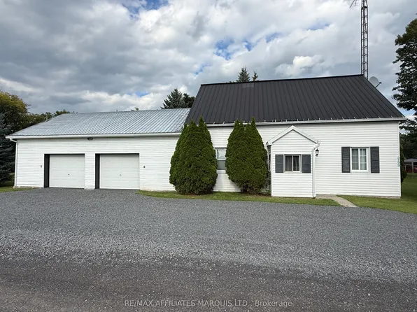 3299 Hollister Rd, North Dundas, ON K0C 2H0