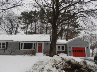 6 Meadow Ln, Exeter, NH 03833