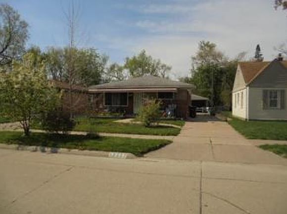 1st image of 17277 Russell Ave