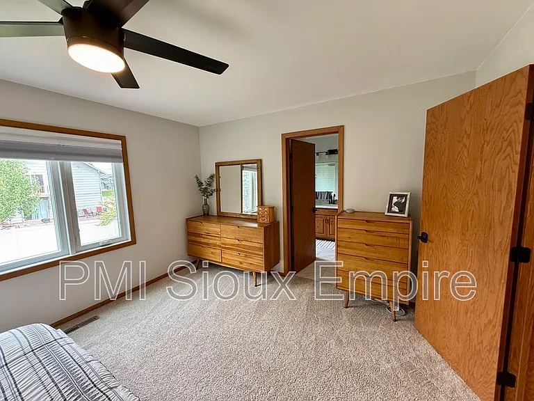 5900 W 28th St — Photo 23