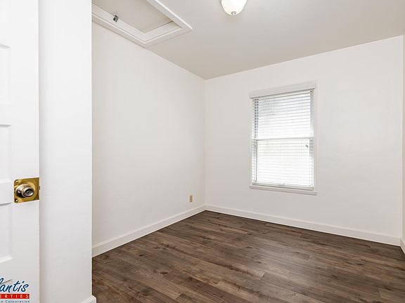 4th image of 355 N Autumn St APT 4