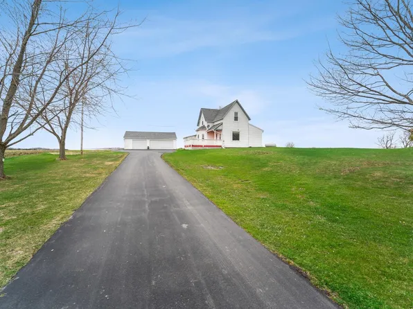 3548 Phillips Rd, Green Bay, WI 54311