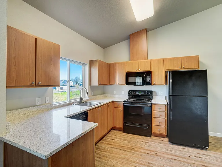 Legacy Oaks Apartments — Photo 23