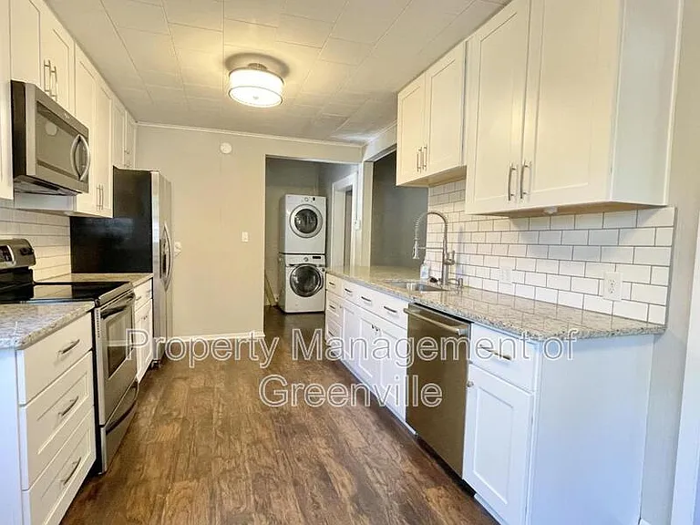 301 Rogers Ave — Photo 5
