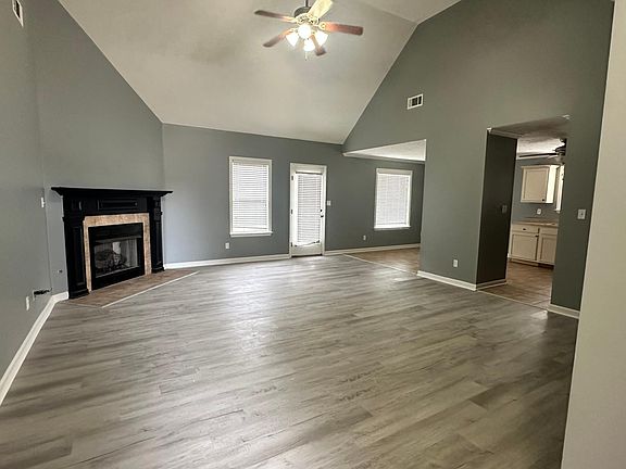 2nd image of 140 Summerfield Dr