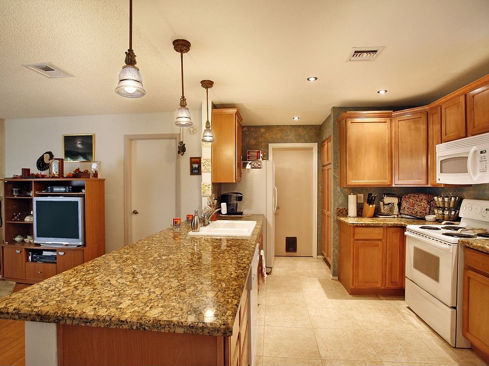 1st image of 6222 E Winchcomb Dr