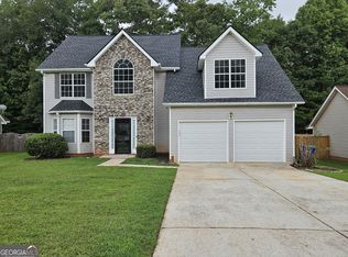 390 Pecan Wood Cir, Fairburn, GA 30213