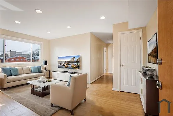 2 bed, 850 sqft, $2,199 — Photo 3