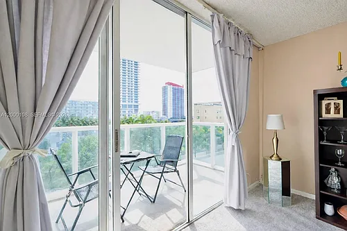 3800 S Ocean Dr #409 Photo 1