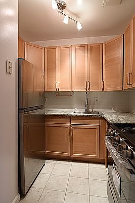 5th image of 2070 5th Ave #2E