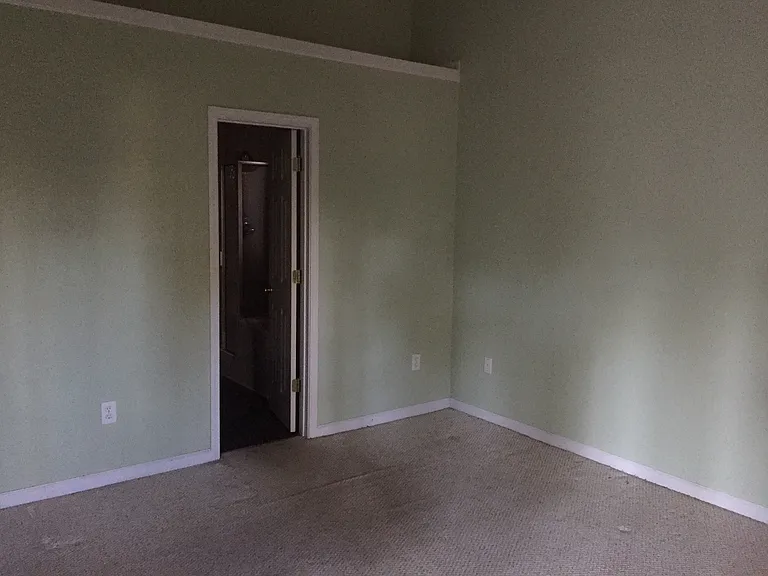 818 Bentley Dr — Photo 7