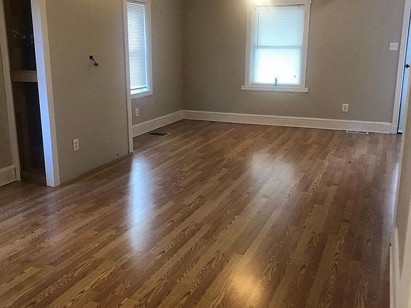 3rd image of 27 Elm St