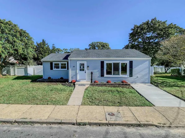 19 Merion Dr, Somers Point, NJ 08244