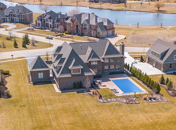 3rd image of 39W152 Long Meadow Ln