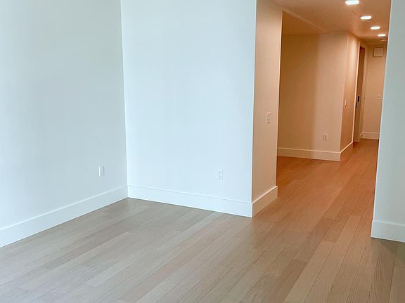2nd image of 950 Tennessee St #206