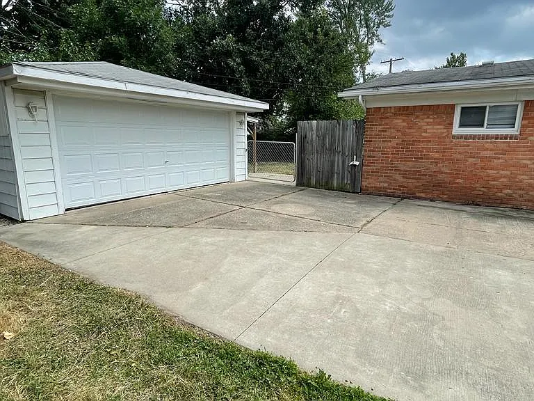 8821 Rackham St — Photo 9