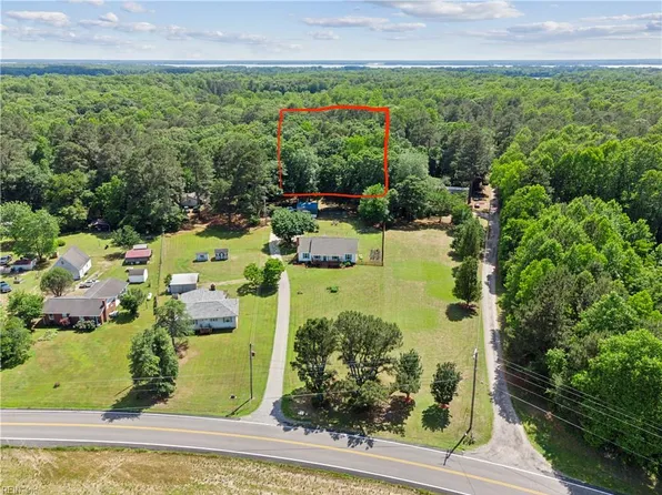Booker Ln, Gloucester, VA 23061