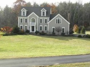 38 Thurston Dr, Lee, NH 03861