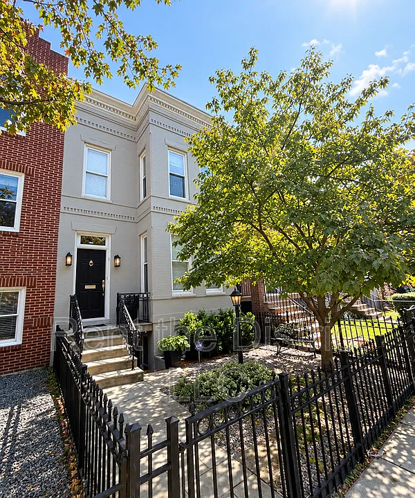 1151 5th St NE