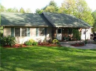 51 Rouges Harbor Rd, Kerhonkson, NY 12446