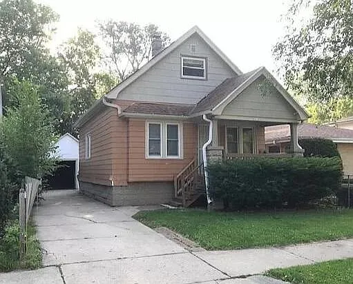 4 bed, $2,000 — Photo 1