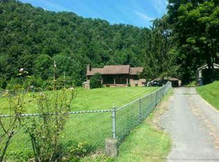 284 N Leevale Rd, Whitesville, WV 25209
