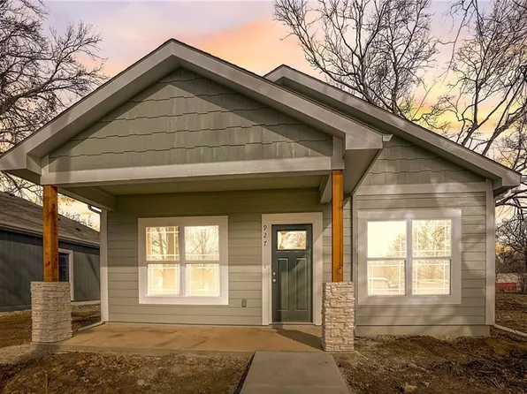 1022 E 7th St, Ottawa, KS 66067