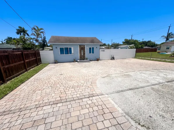 3718 COCONUT Road #A, Palm Springs, FL 33461