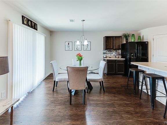 4th image of 2705 Lily Cir