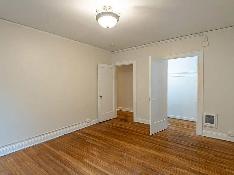 Palladian Apartments — Photo 14