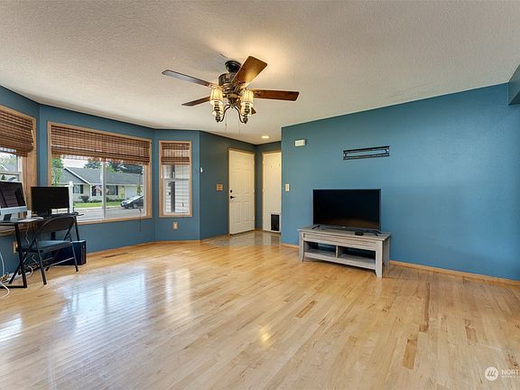 4th image of 18720 SE 11th Street