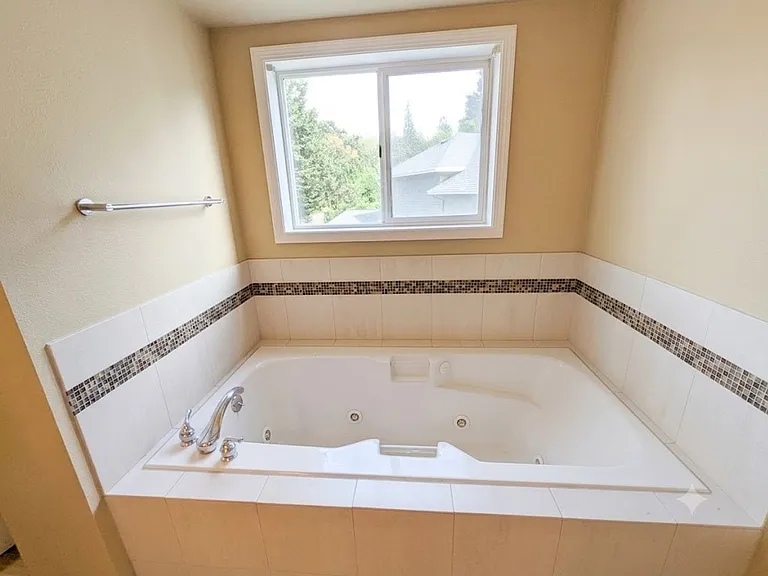 17147 Warren Ct — Photo 22