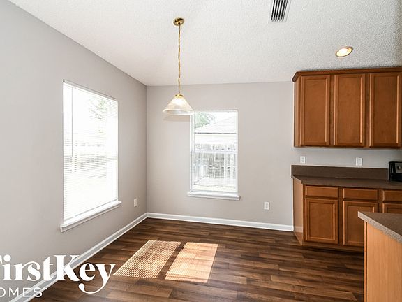 5th image of 6446 Silk Leaf Ln