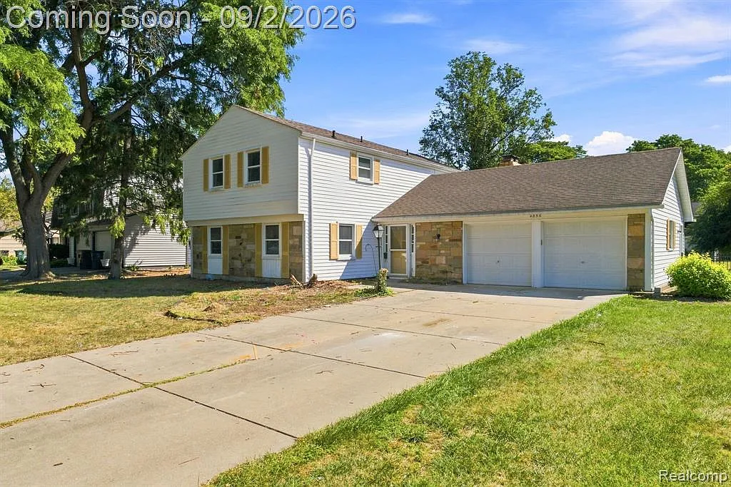 4 bed, 2.5 bath, 2161 sqft, $2,500 — Photo 2